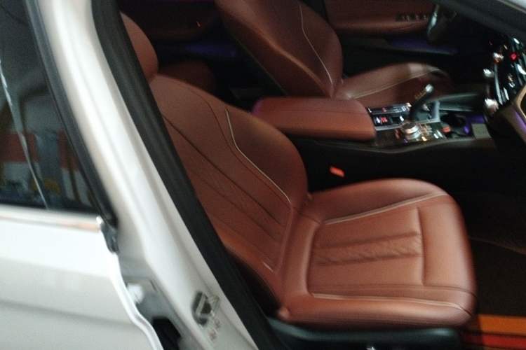 Used BMW 5 Series 2022 Second Facelift 525Li M Sport Package