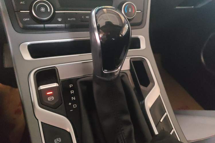 Used Geely Auto Emgrand 2021 UP 1.5L CVT Luxury Model Gear Lever