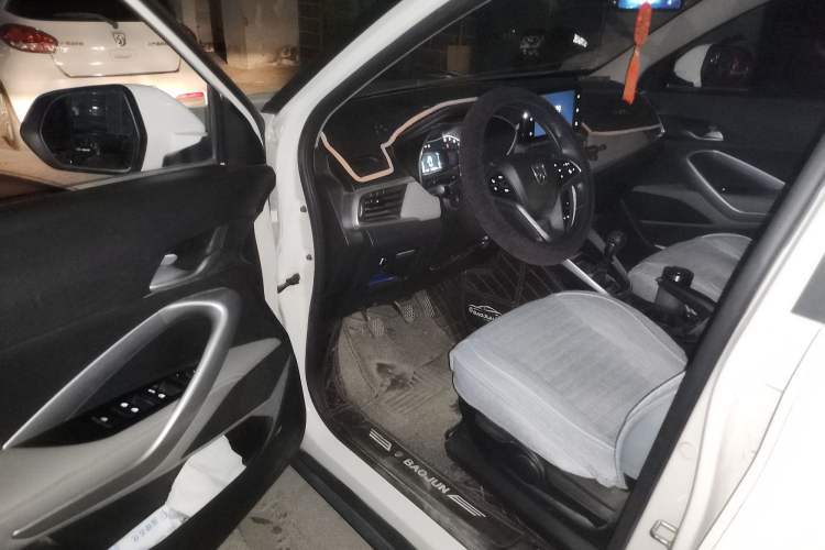 Used Baojun 510 2017 1.5L Manual Fashion Model