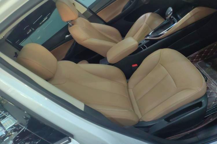 Used Buick GL6 2021 323T Mild Hybrid Connect Luxury Model Right Front Seat