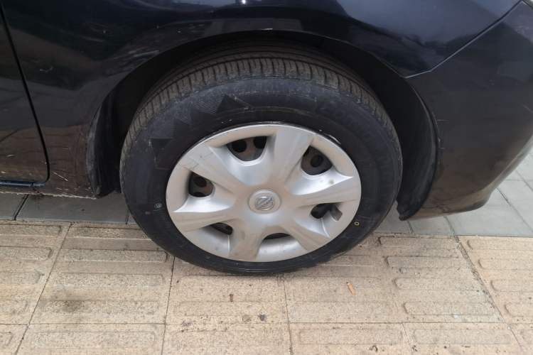 Used Nissan Sunny 2011 1.5XE CVT Comfort Edition Right Front Wheel Hub