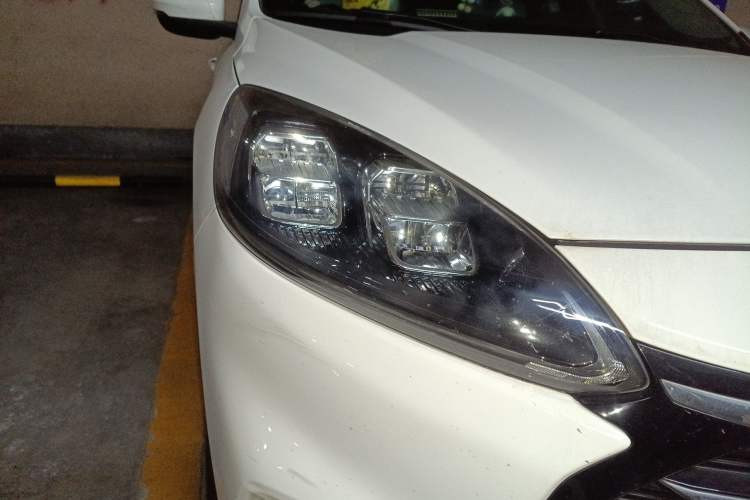 Used Ford Escape 2020 EcoBoost 245 Two-Wheel-Drive Titanium Edition
