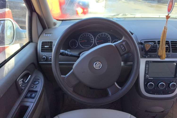 Used Buick GL8 2014 2.4L Classic Edition