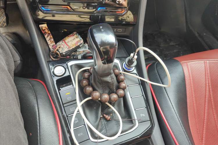 Used Volkswagen Sagitar 2023 280TSI DSG Excellence Edition Gear Lever