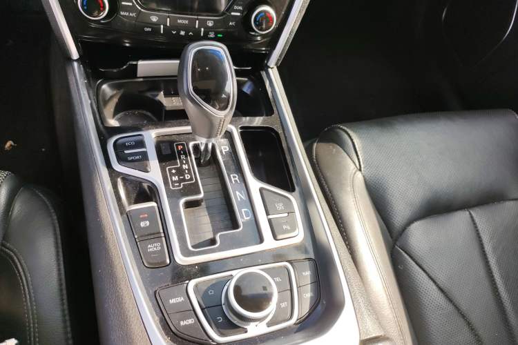 Used Geely Auto Emgrand GT 2015 1.8T Flagship Model
