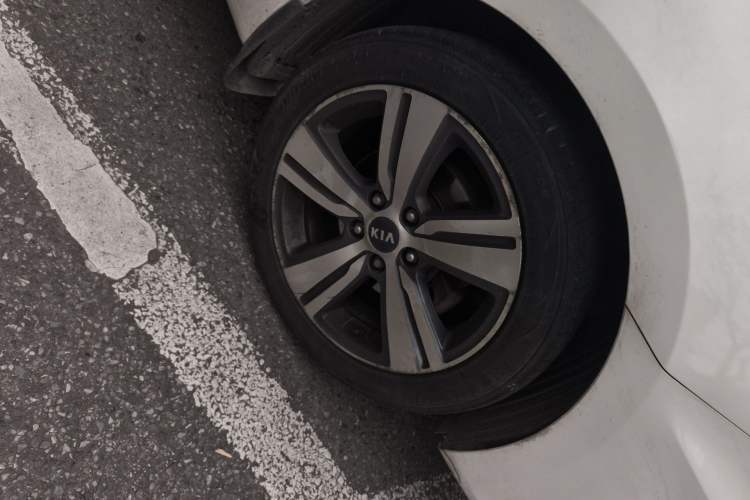 Used Kia K3 (Kai Shen) 2017 1.8L Automatic GLS Right Front Wheel Hub