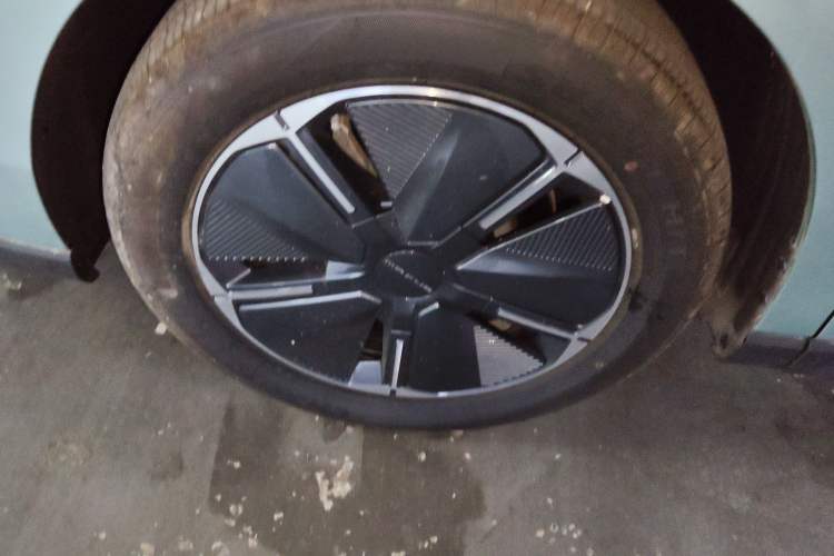 Used SAIC MAXUS Dajia 7 2024 Revised Version Super Hybrid Long-Range Edition Enjoyment Version Left Front Wheel Hub