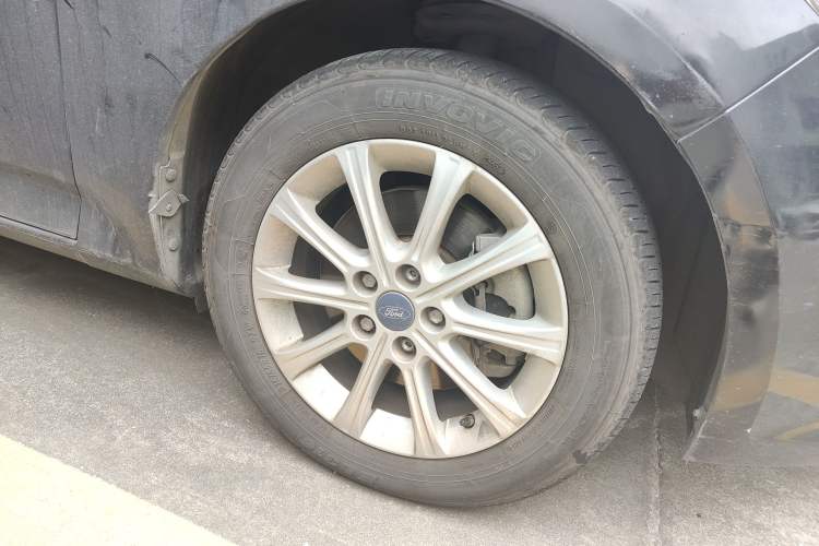 Used Ford Mondeo 2013 2.3L Fashion Edition Right Front Wheel Hub