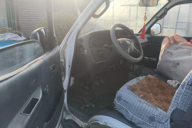 Used Jinbei Hiace 2014 2.0L 5th Generation Kuaiyunwang Business Version 4G19 Driver Seat