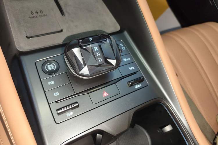 Used BYD Song L EV 2025 Intelligent Driving Version 662 km LiDAR Excellence Edition
