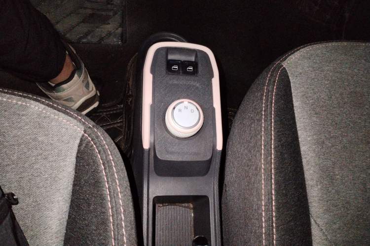 Used Chery QQ Ice Cream 2022 170km Sundae Phosphate Lithium-Ion
