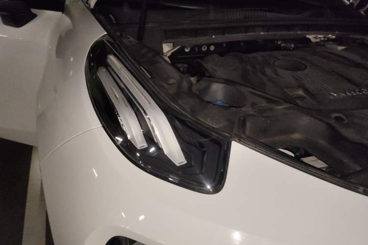 Used Lynk & Co 03 2021 2.0TD Automatic Jing Plus Right Front Headlight