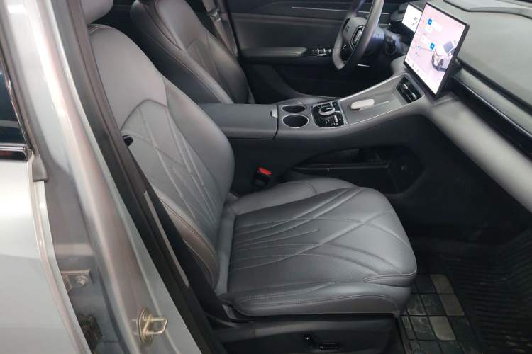 Used Geely Galaxy L6 2025 EM-i 140km Starship Edition
