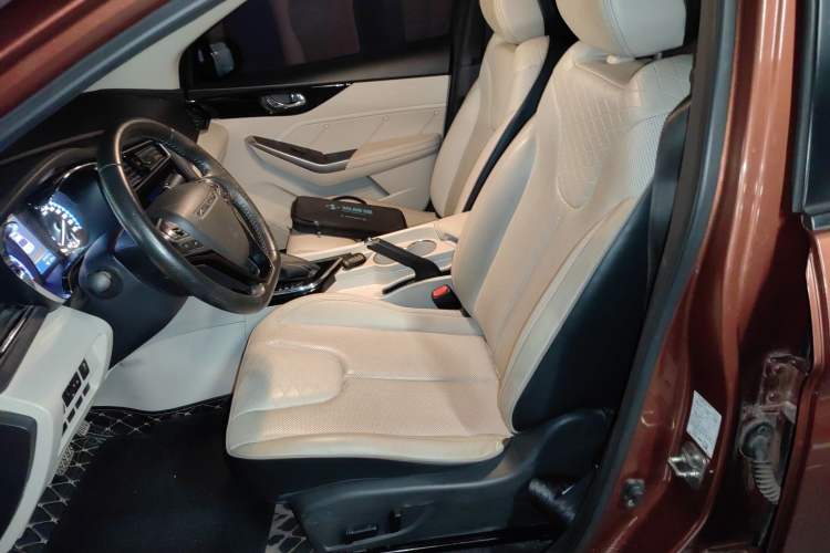 Used Venucia D60 2018 1.6L CVT Smart Connect Luxury Edition
