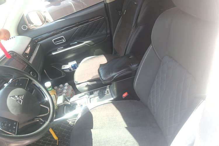 Used Mitsubishi Outlander 2021 2.4L 4x4 DynaDrive Edition 5 Seats
