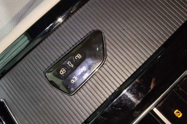 Used Volkswagen Viloran 2023 380TSI Luxury Edition