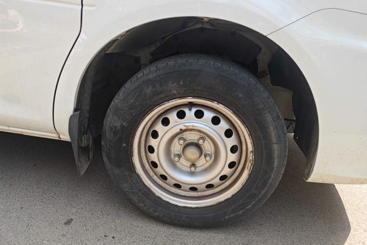 Used FORTHING Lingzhi 2019 M5L 1.6L 7-Seater Base Model China VI Standard
