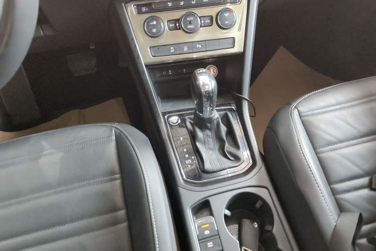 Used Volkswagen Touran 2018 Volkswagen Touran L 280TSI DSG Boundary Edition 7 Seats China V Emission Standard