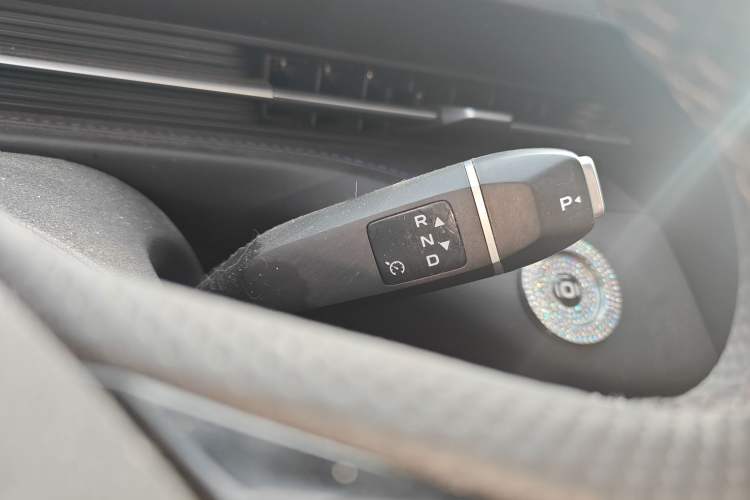 Used CHANGAN NEVO A05 2024 Truly Delicious Version 70 Leading Edition Gear Lever