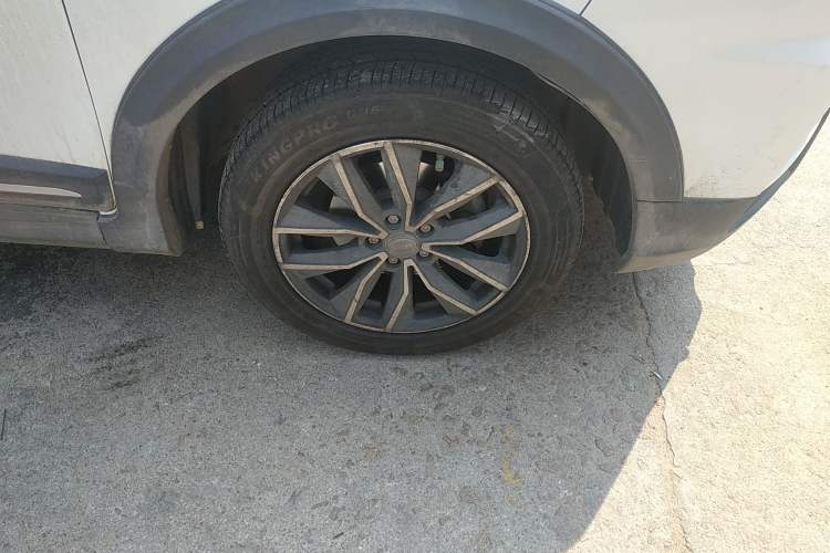 Used SWM X3 2021 1.5L Manual Comfort Version 7 Seats Right Front Wheel Hub