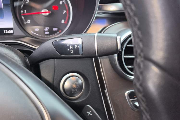 Used Mercedes-Benz GLC 2019 GLC 300 L 4MATIC Dynamic Model Gear Lever