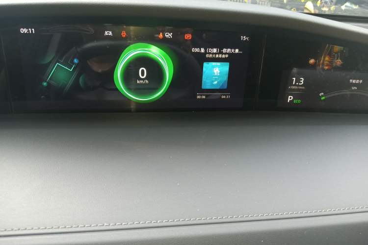 Used CHANGAN UNI-K 2024 2.0T Two-Wheel Drive YueShang Trim Instrument Cluster