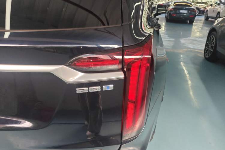 Used Cadillac XT6 2022 2.0T Six-Seater Four-Wheel Drive Luxury Version