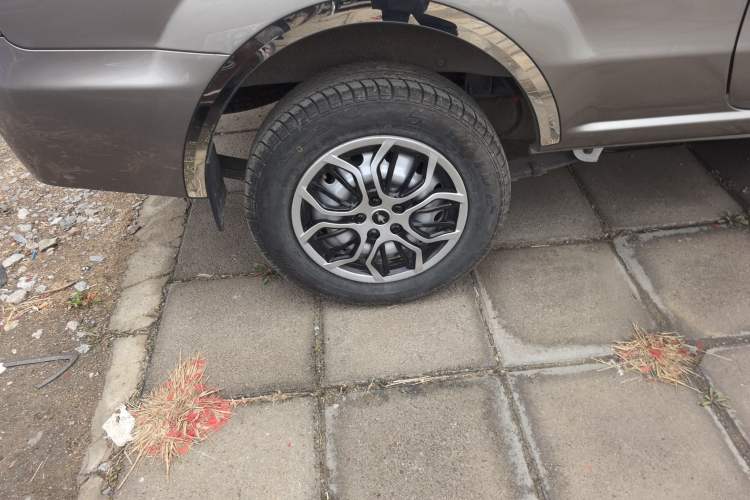 Used Jinbei Hiace X30 2024 1.5L Wealthy-Style Passenger Van 5/6/7 Seater