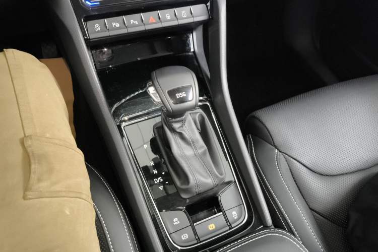 Used Skoda Kodiaq GT 2021 TSI330 Two-Wheel-Drive Luxury Edition Gear Lever