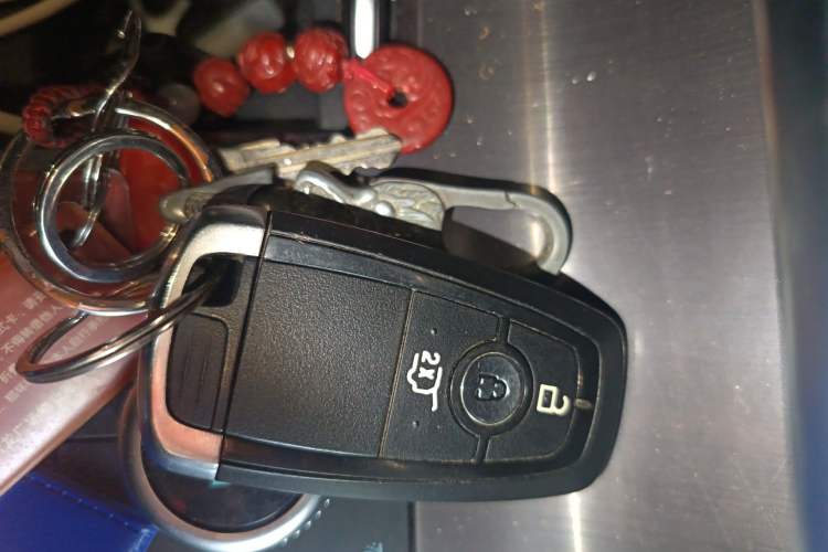 Used Ford Explorer 2023 EcoBoost 285 4x4 Trend Plus Edition 6 Seats Vehicle Key