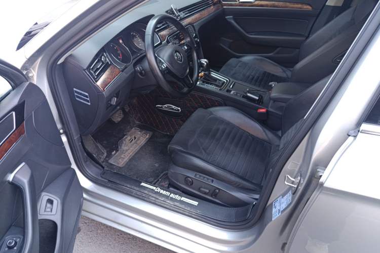 Used Volkswagen Magotan 2017 330TSI DSG Luxury Model Driver Seat