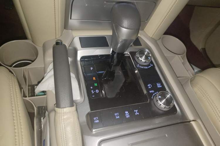 Used Toyota Land Cruiser 
