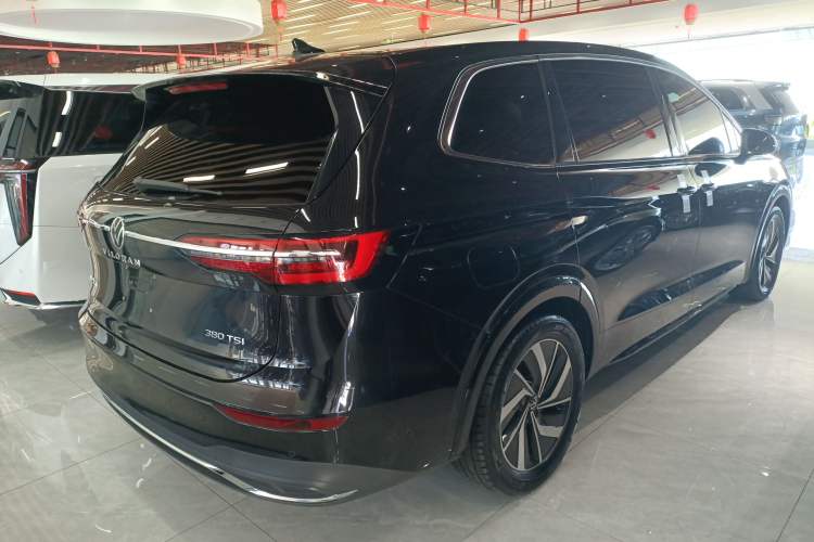 Used Volkswagen Viloran 2024 380TSI Luxury Edition Rear Right 45 Deg