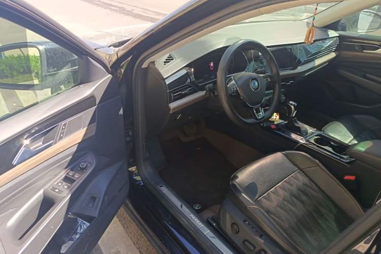 Used Volkswagen Passat 2019 330TSI Luxury Edition China VI Standard