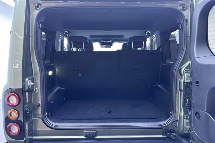 Used 212 T01 2024 2.0T Explorer
