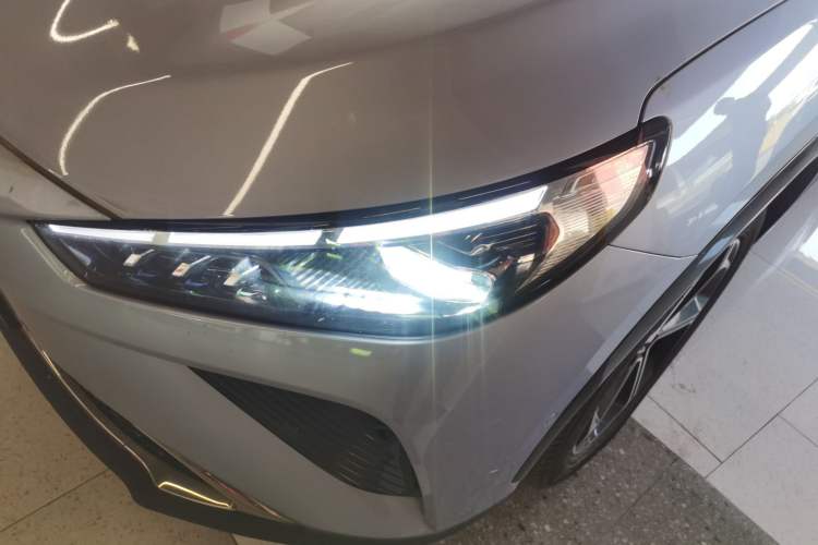 Used NETA L 2024 Extended-Range 310 Flash-Charge Red Edition
