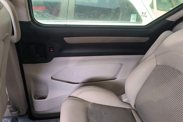 Used SAIC MAXUS G10 2018 PLUS 2.0T Automatic Smart Edition
