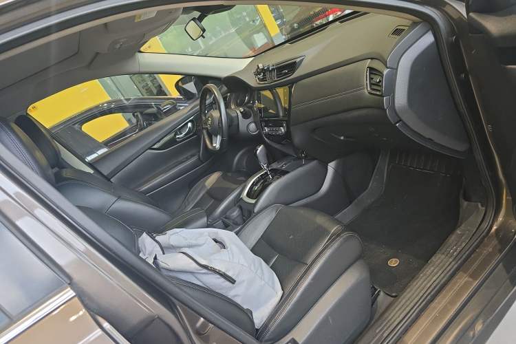 Used Nissan X-Trail 2019 2.0L CVT Smart Connect Comfort Edition 2WD