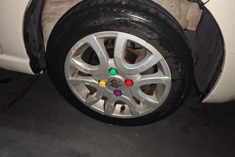 Used Suzuki Alto 2013 1.0L Manual Luxury Model Right Front Wheel Hub