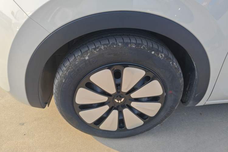 Used Wuling Bingo 2024 333 km Enjoyment Version
