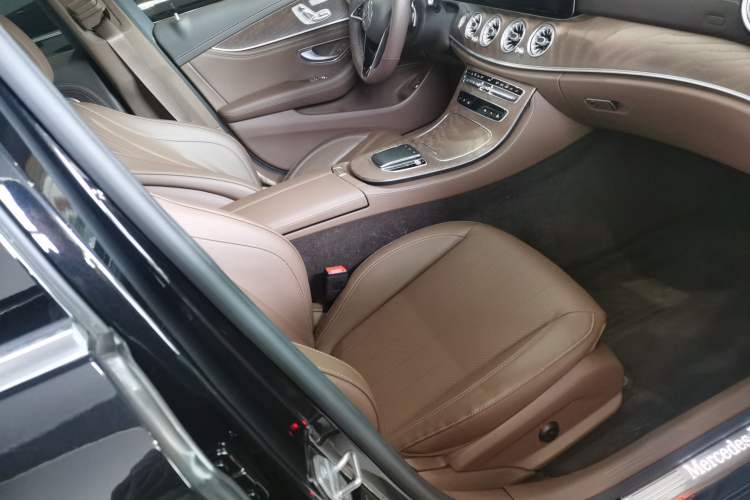 Used Mercedes-Benz E-Class 2021 Facelift E 300 L Stylish Edition Right Front Seat