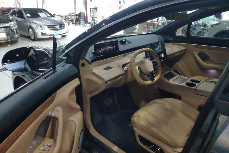 Used Hima Luxeed R7 2024 All-Electric 667 km Max