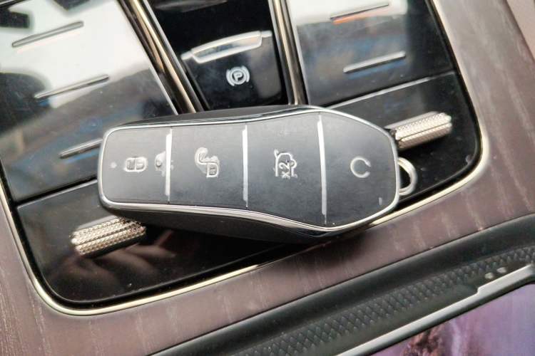 Used BYD Han 2025 EV Intelligent Driving Edition 701KM LiDAR Flagship Model
