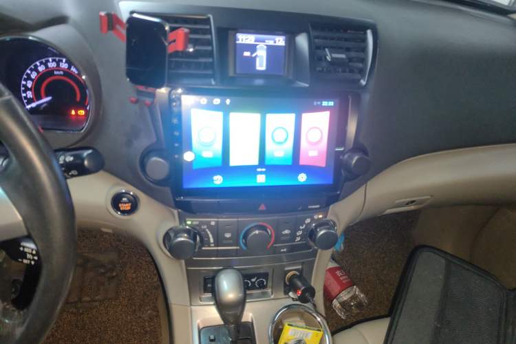 Used Toyota Highlander 2012 2.7L Two-Wheel Drive 5-Seater Sport Edition Audio And AC Panel