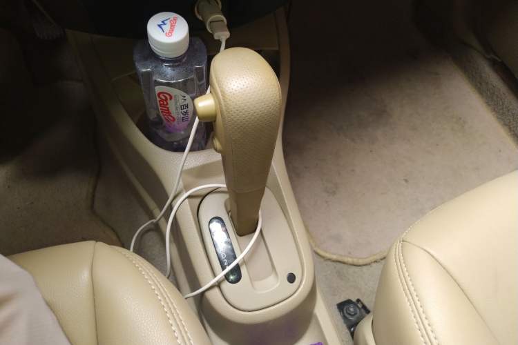 Used Nissan Livina 2010 Jingyue Edition 1.6L Automatic All-in-One Model
