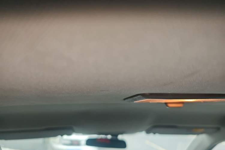 Used Suzuki Vitara 2016 1.4T Automatic Two-Wheel Drive Elite Model Headliner