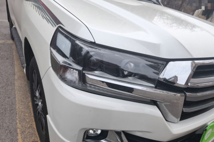 Used Toyota Land Cruiser 2015 4.0L V6 Middle East Low-Trim Version Right Front Headlight