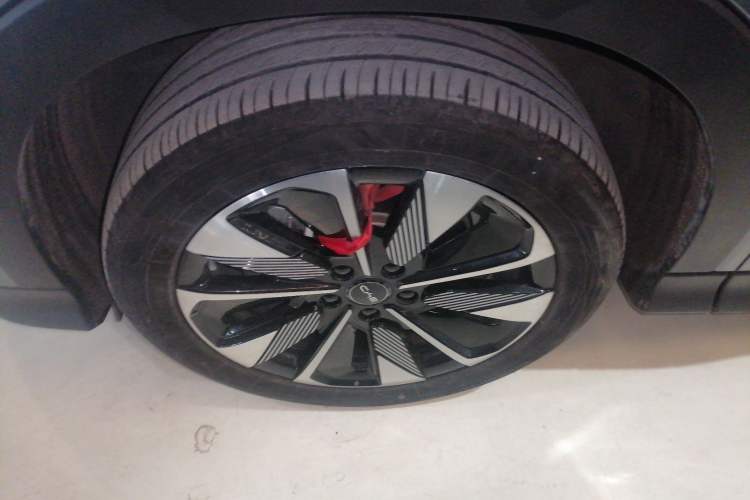 Used BYD Song PLUS New Energy 2025 EV 520km Luxury Version Left Front Wheel Hub