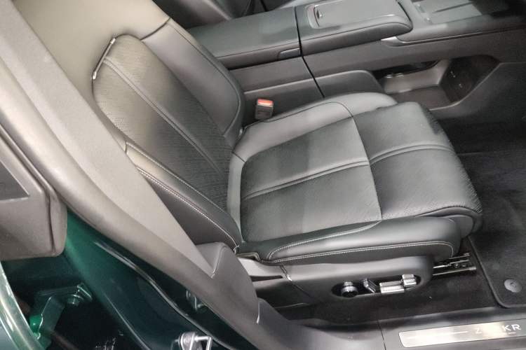 Used Zeekr 7X 2025 100kWh Long-Range All-Wheel Drive Intelligent Driving Version Right Front Seat