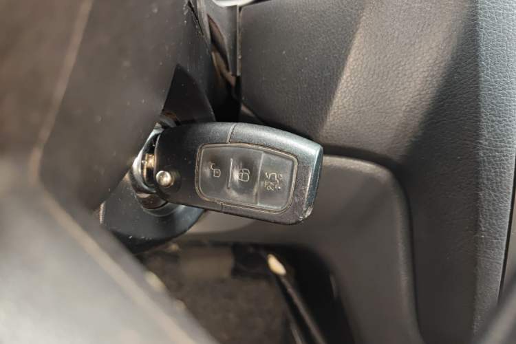 Used Ford Focus 2013 Hatchback Classic 1.8L Automatic Base Model
